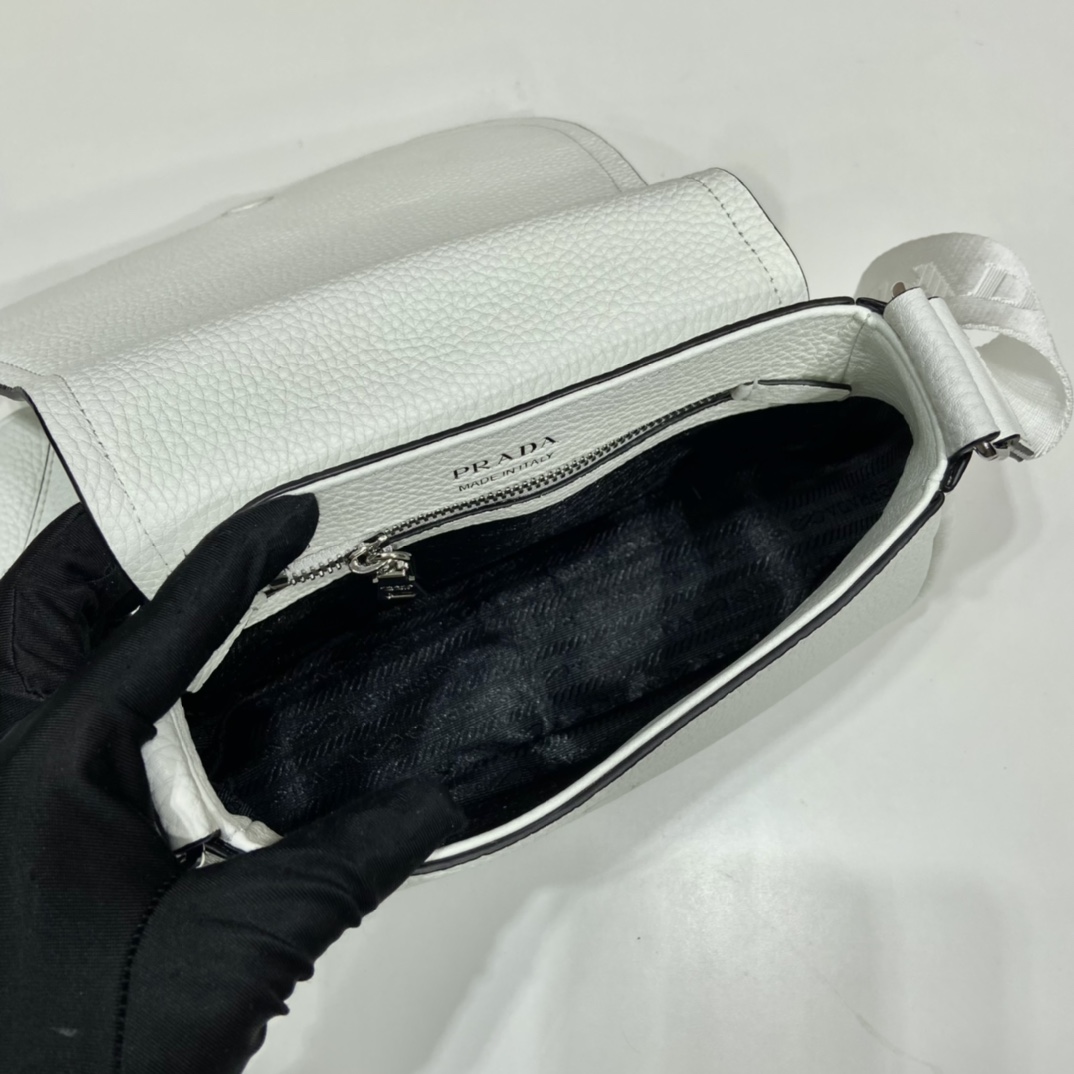 Pra*a 1bd293 crossbody bag -24*17*9.5cm