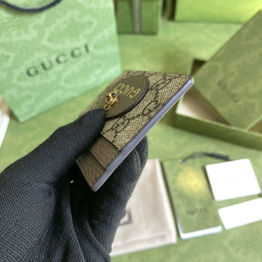 G*u*i wallet-10*7.5cm