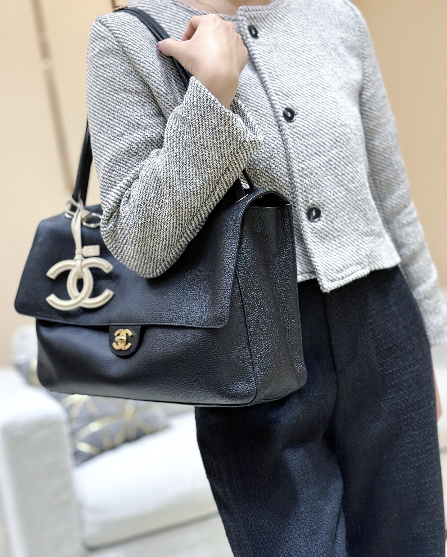 Ch@nel Maxi Flapbag , Grained Calfskin & Silver-Tone Metal, lLight-26*38.5*11CM