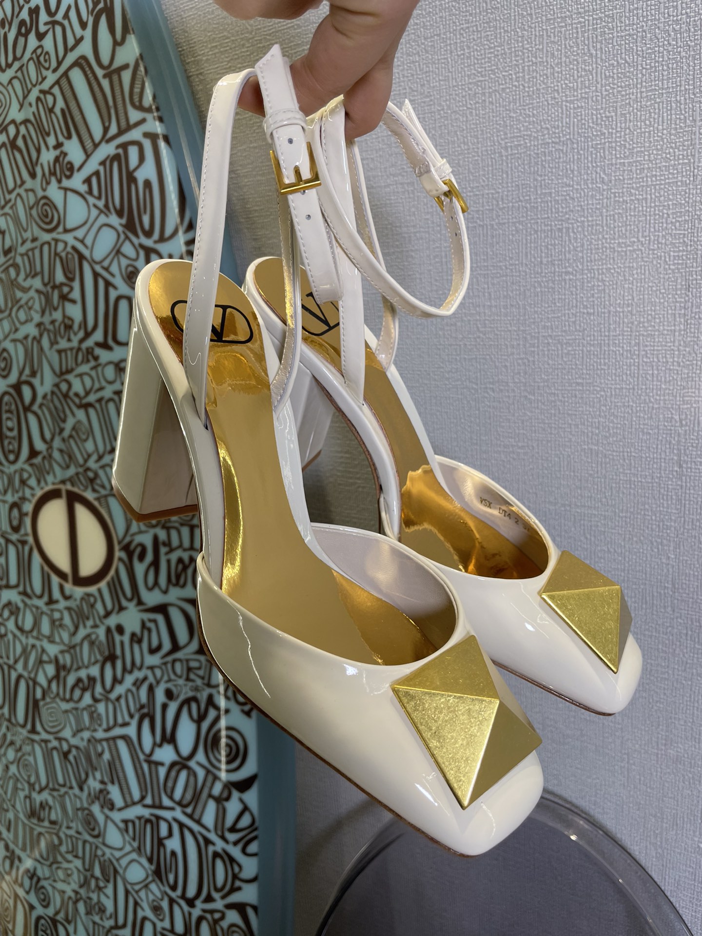 Va1e*ntin0 2022ss heels