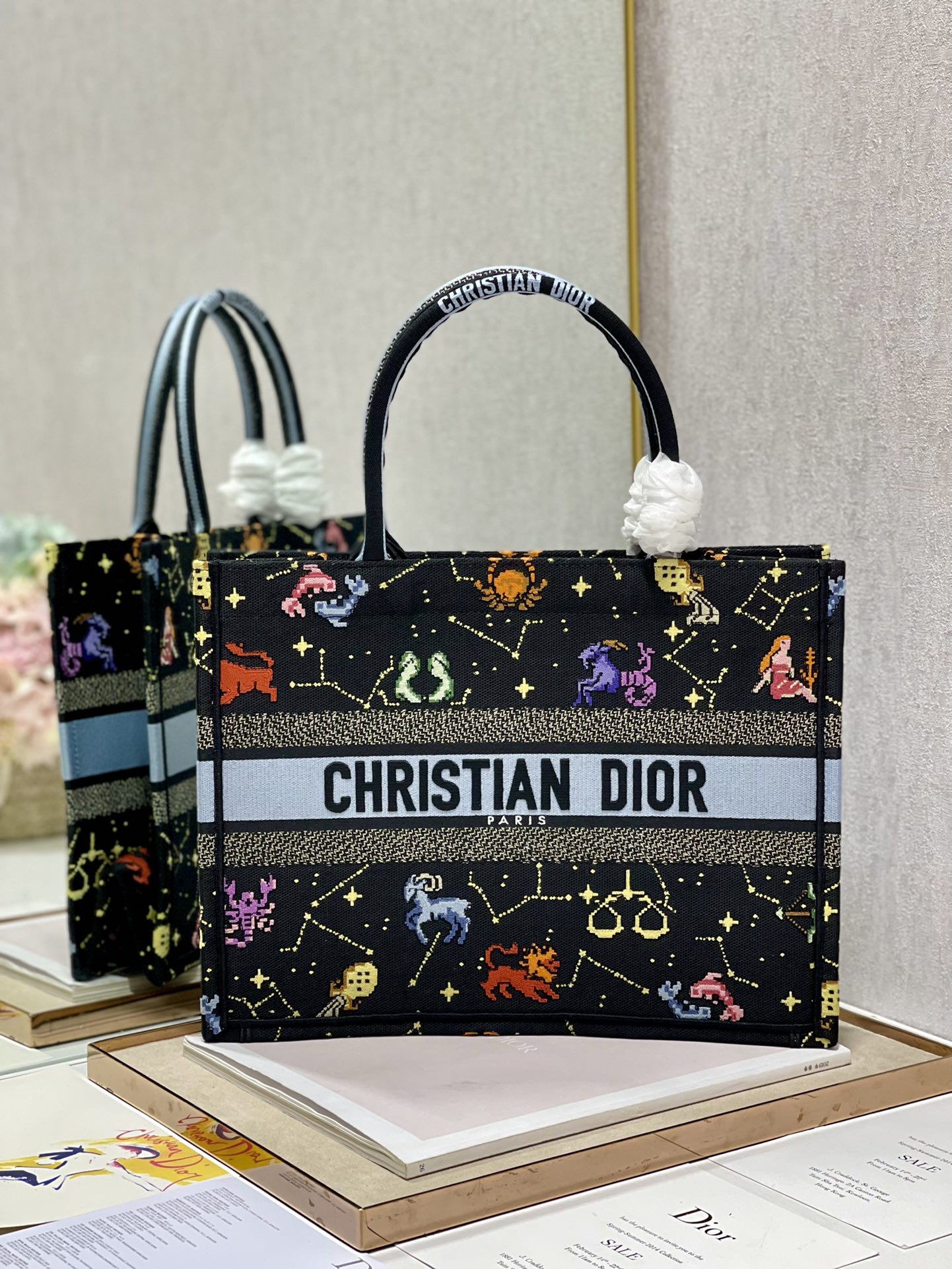 D*or small book tote-36.5cm