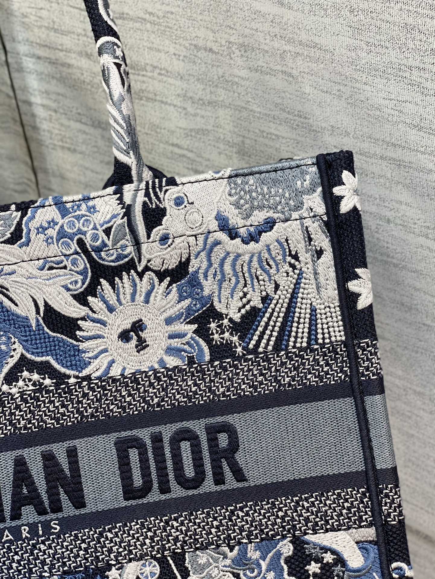 D*or small book tote-36.5cm