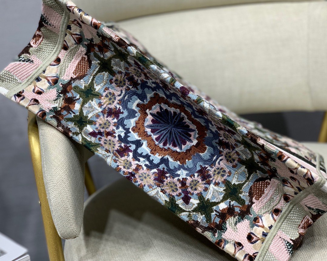 D*or small book tote-36.5cm