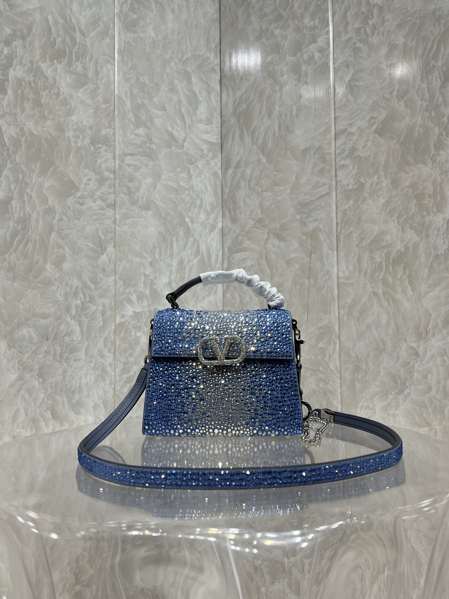 Va1e*ntin0 vlogo signature chain bag-19*13*9cm
