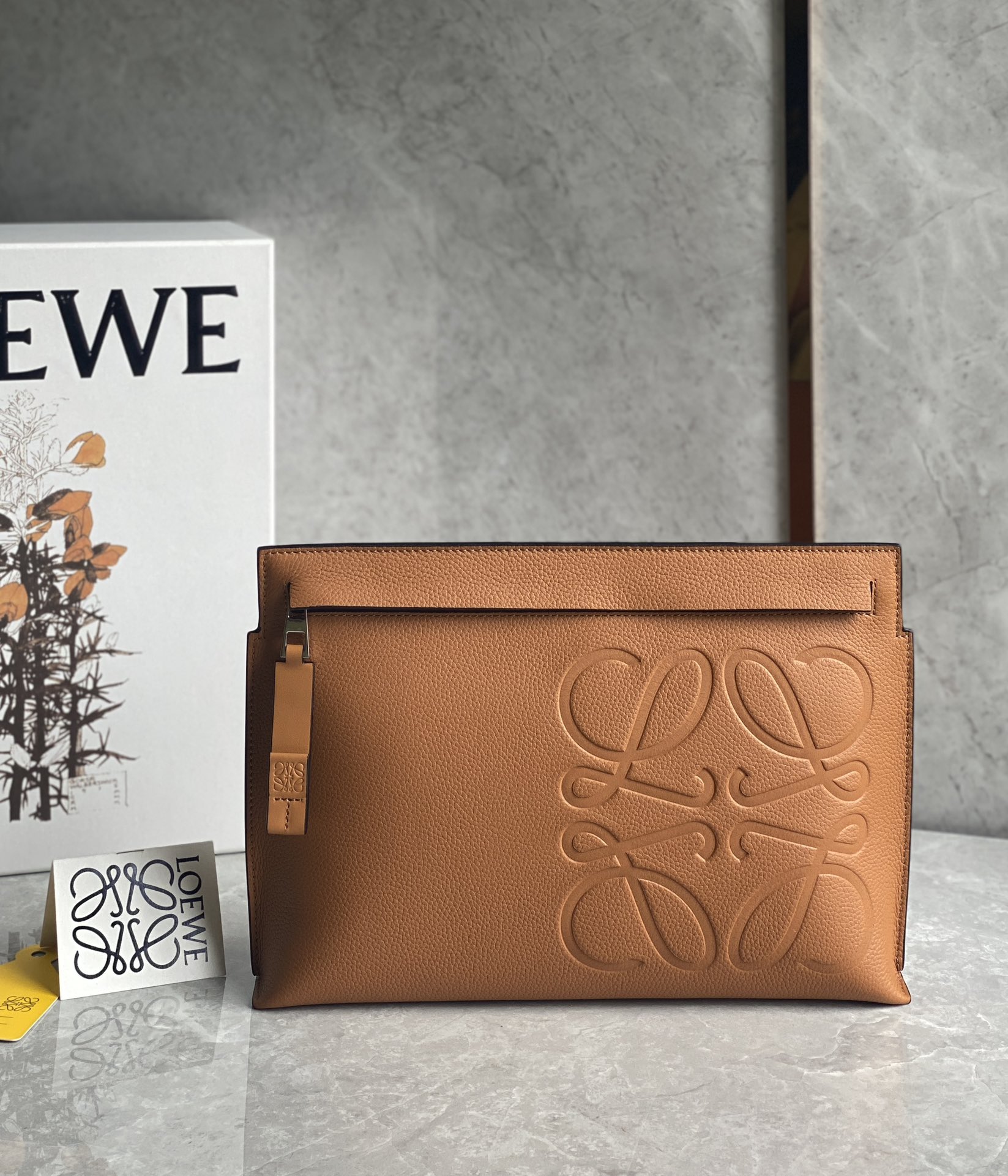 L0ew* pouch-29.5*20cm
