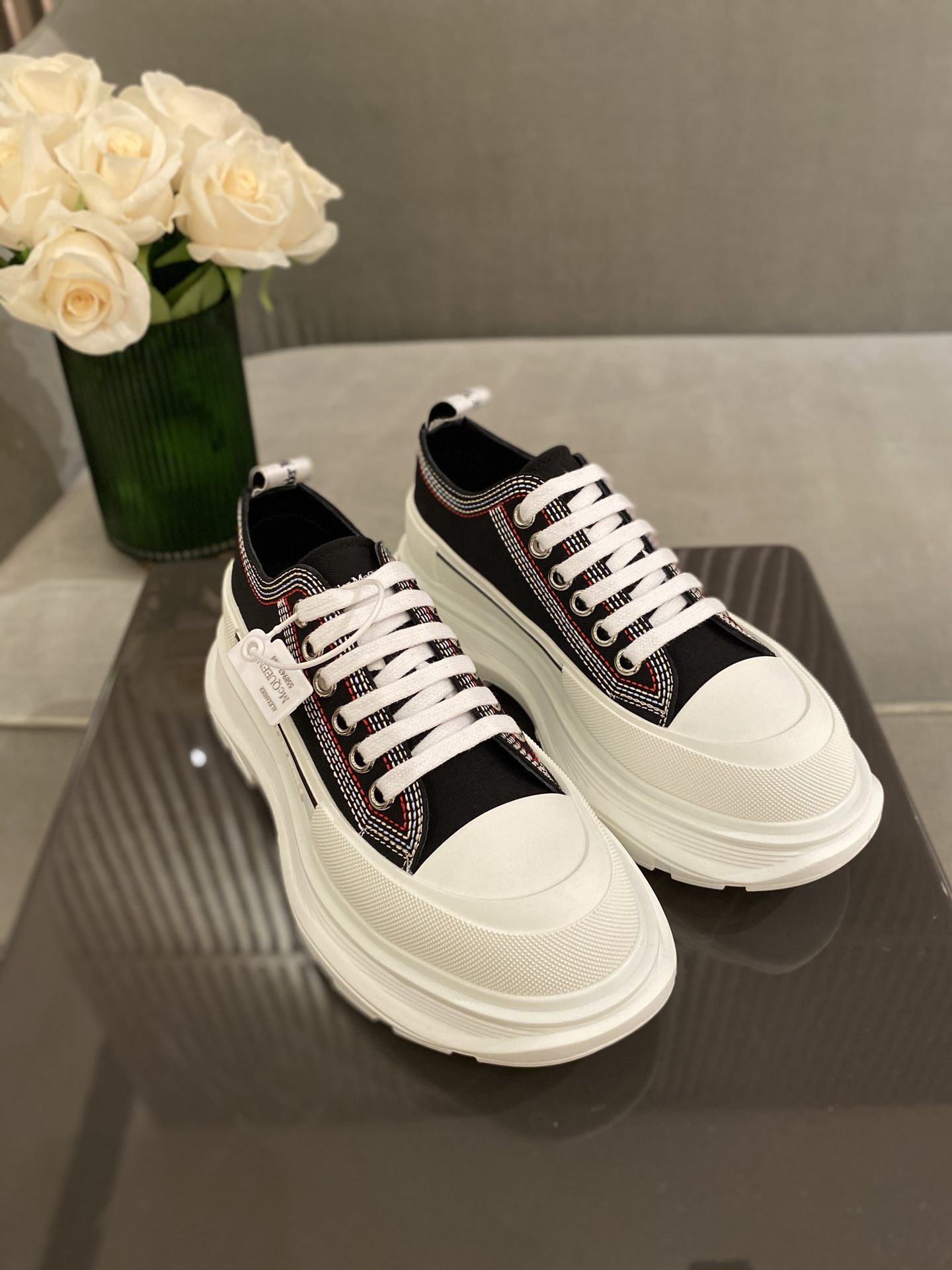 A1exa*der m*q*en sports shoes