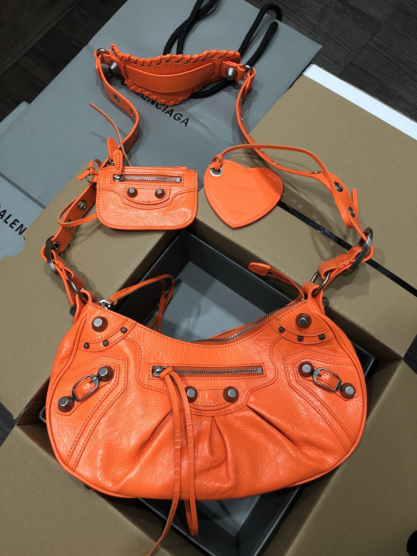 Balenciag Le Cagole Handbags-33*16*8CM