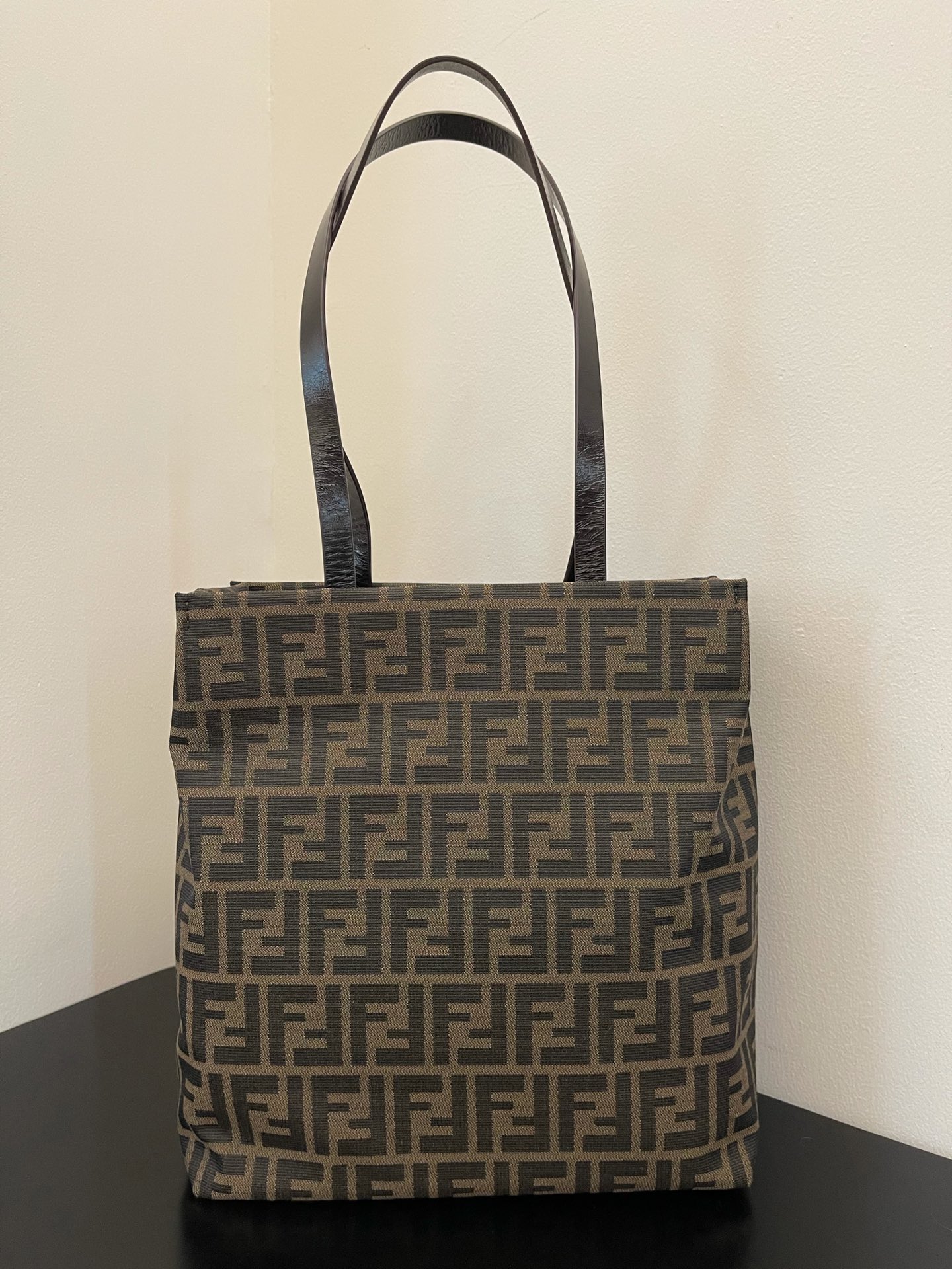 F**di vintage tote-27x30x13cm