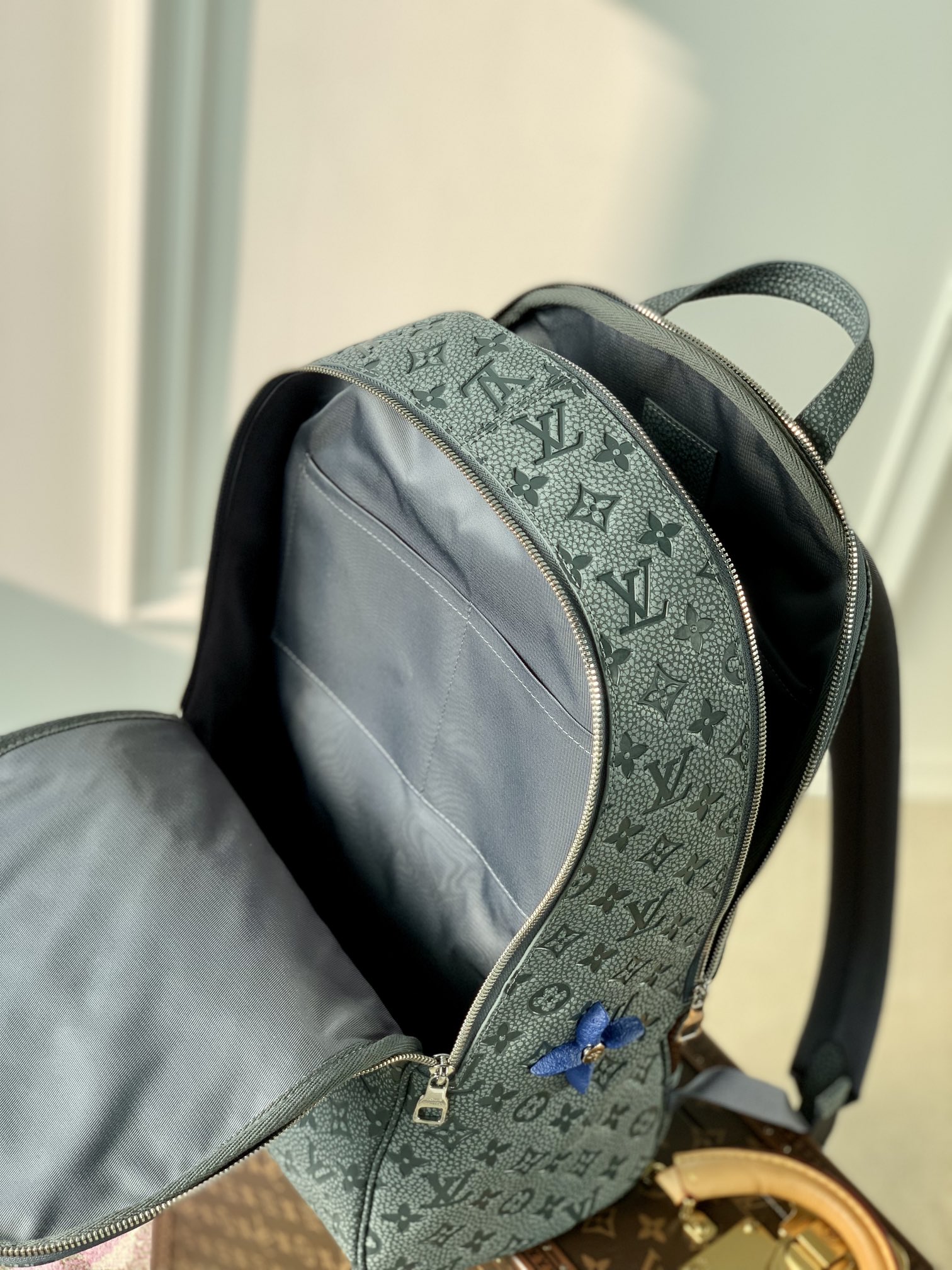 l0*is V*t0n ellipse backpack-31*44*17cm