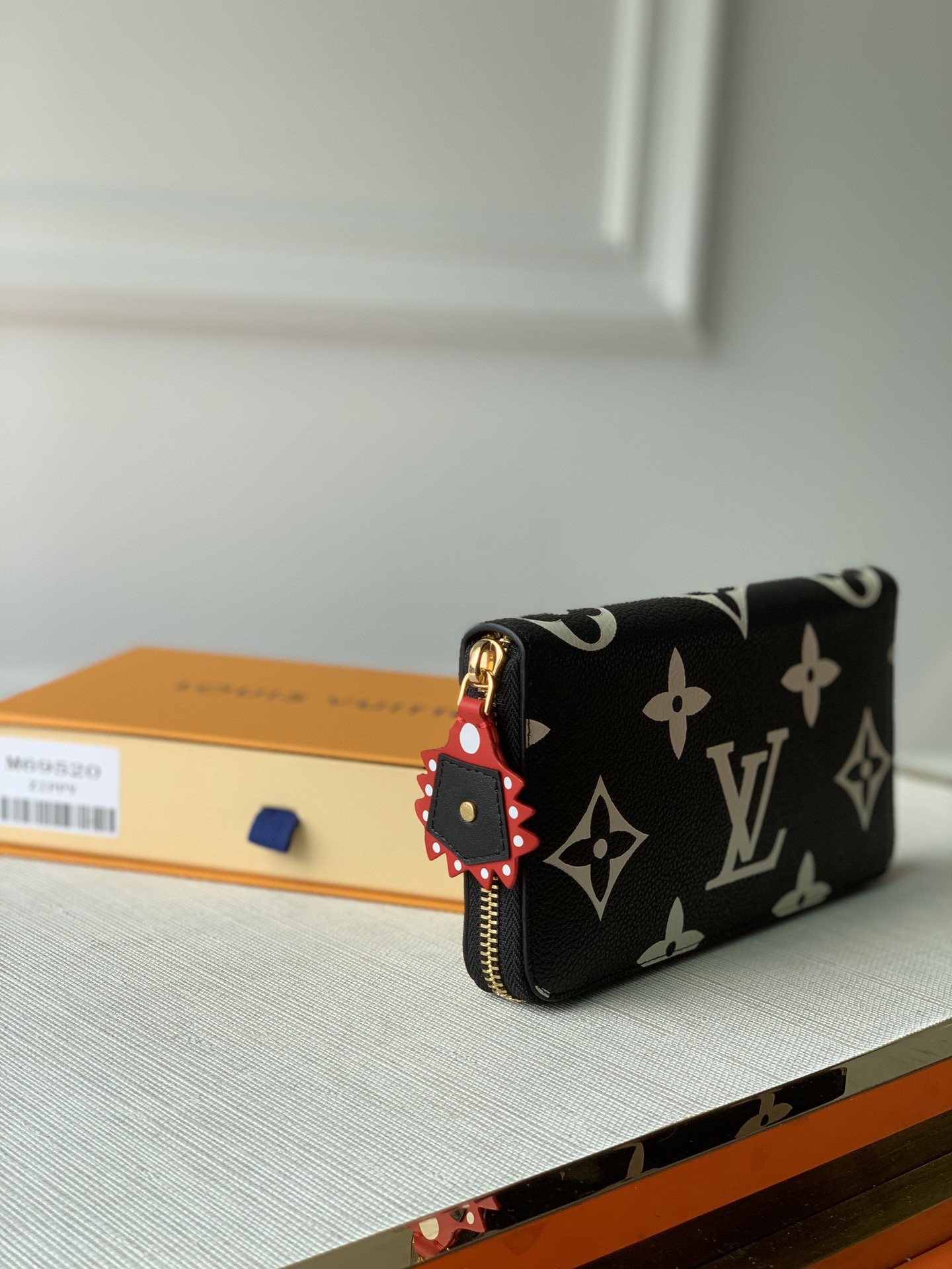 l0*is V*t0n zippy wallet m69520-19*10cm