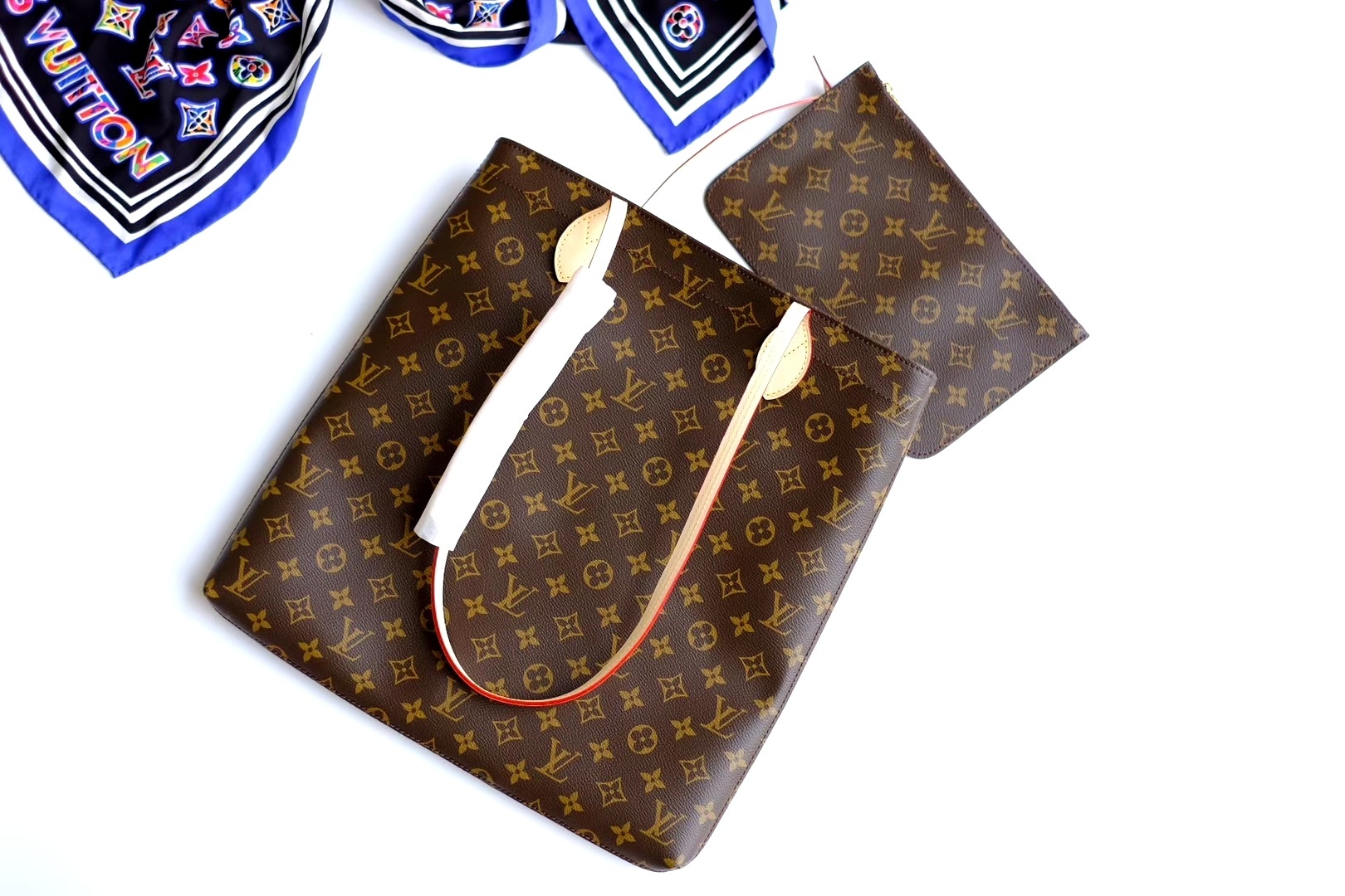 l0*is V*t0n carry it bag-m45199-37*38*3cm