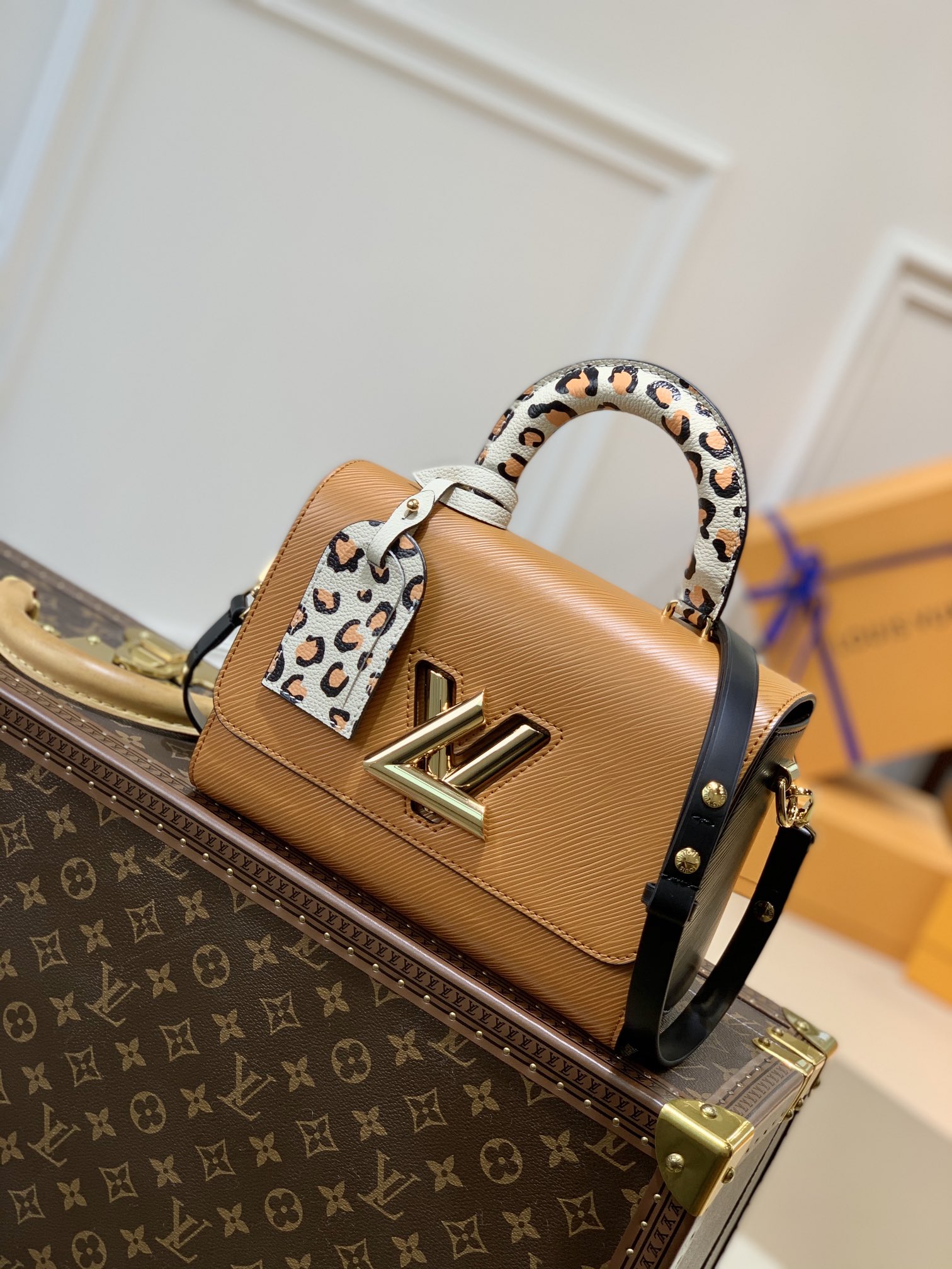 l0*is V*t0n twist mm-23*18*8cm