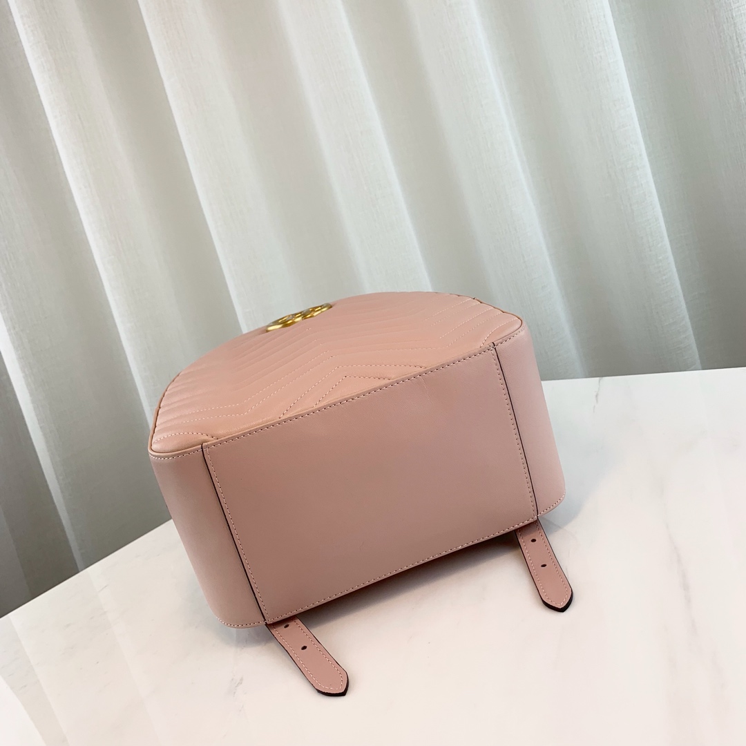 G*u*i backpack-22.5x26x11cm