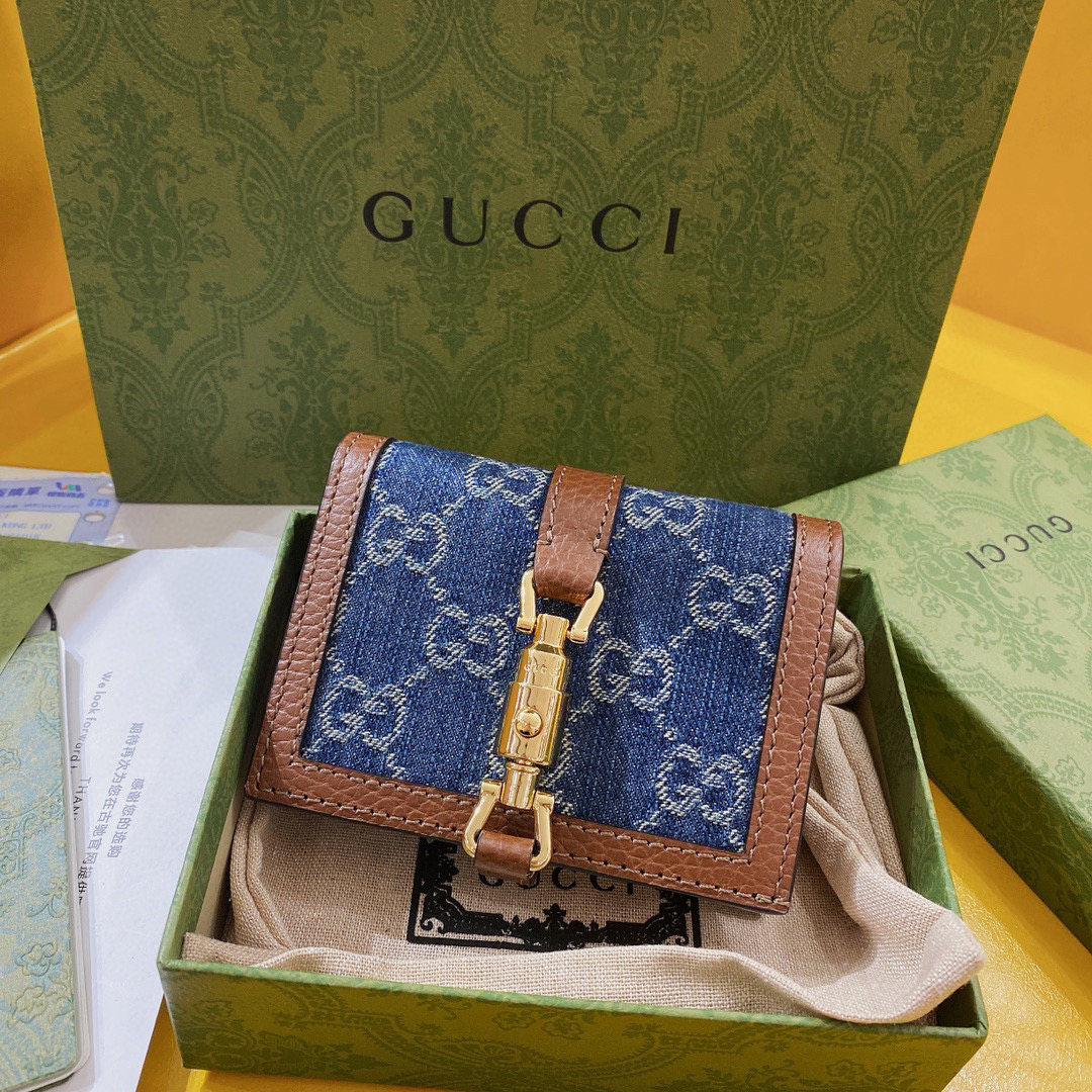 G*u*i wallet-9.5cm