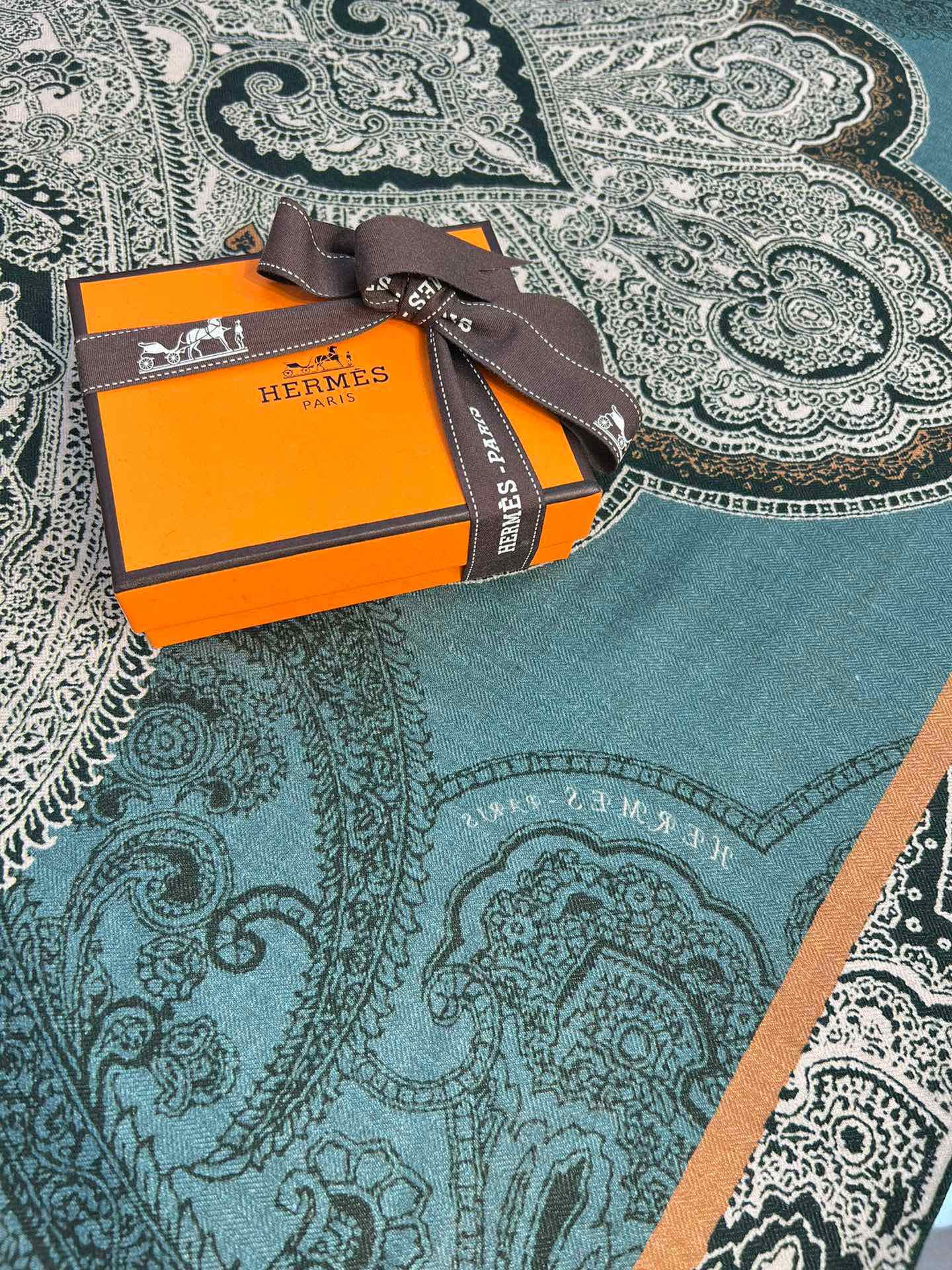 H**mes shawls-140*140cm