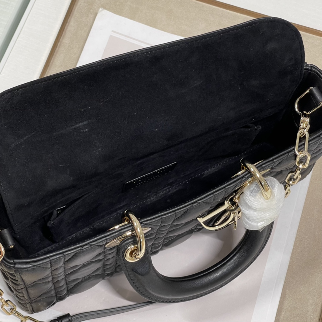 D*or lady bag-26 x 13.5 x 5cm
