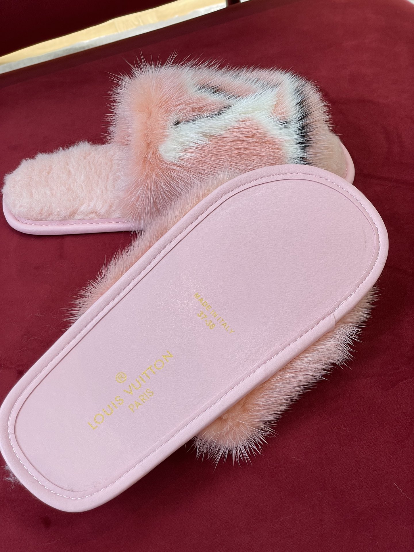 l0*is V*t0n sandals