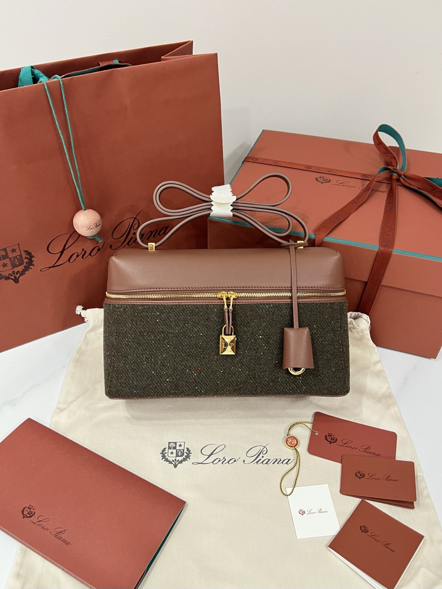 L0r0 P1ana Extra Bag L27-16*27*10CM