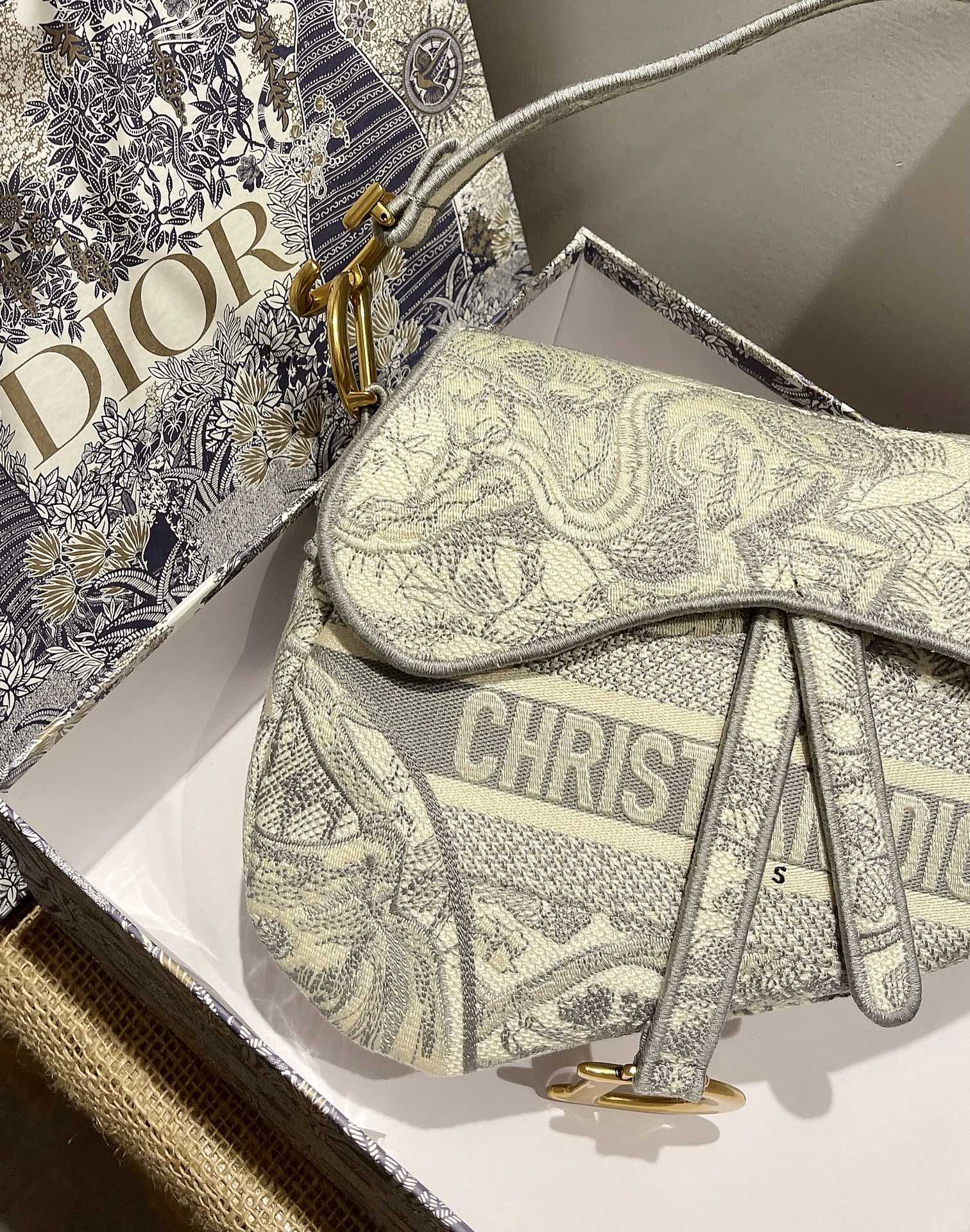D*or saddle bag-25.5 x 20 x 6.5cm