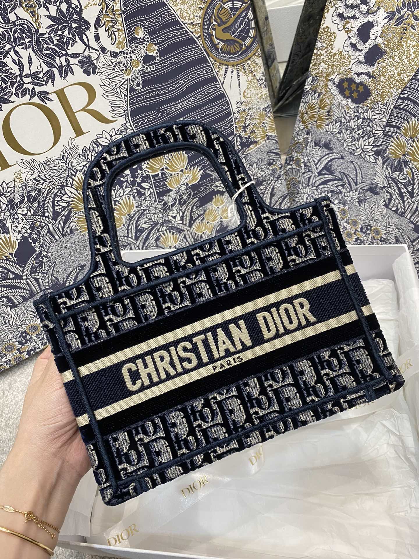 D*or mini book tote-23*17*7cm