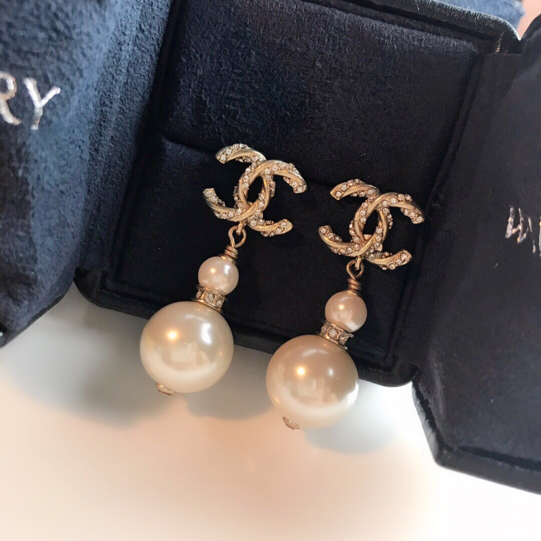 Ch@nel Earring