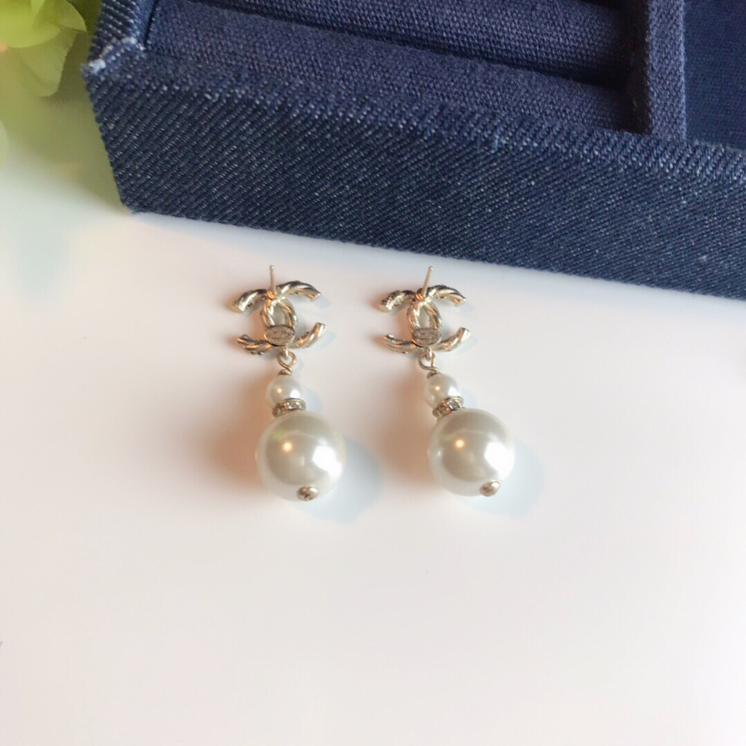 Ch@nel Earring