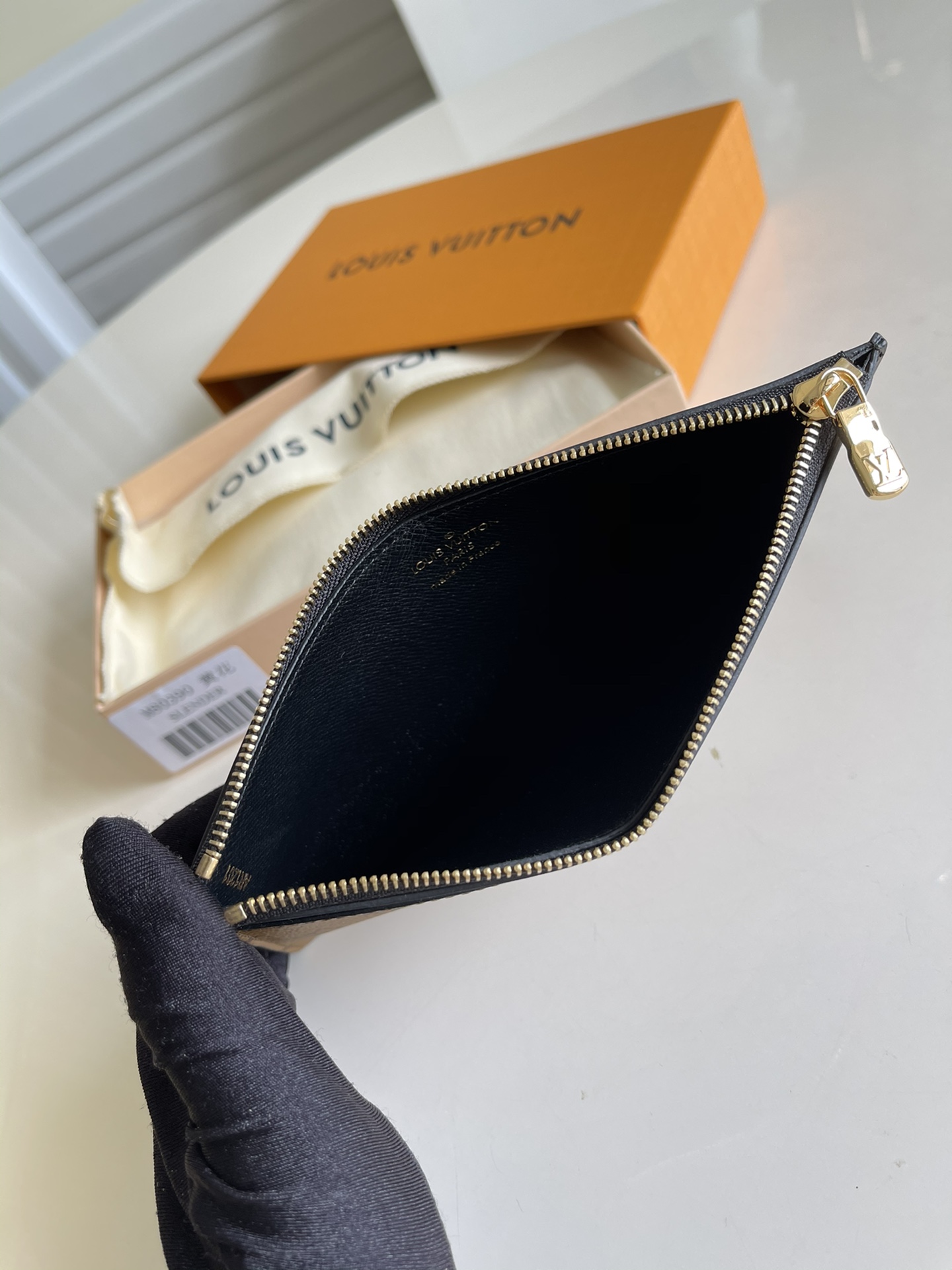 l0*is V*t0n slim purse wallet-20*11*0.5cm