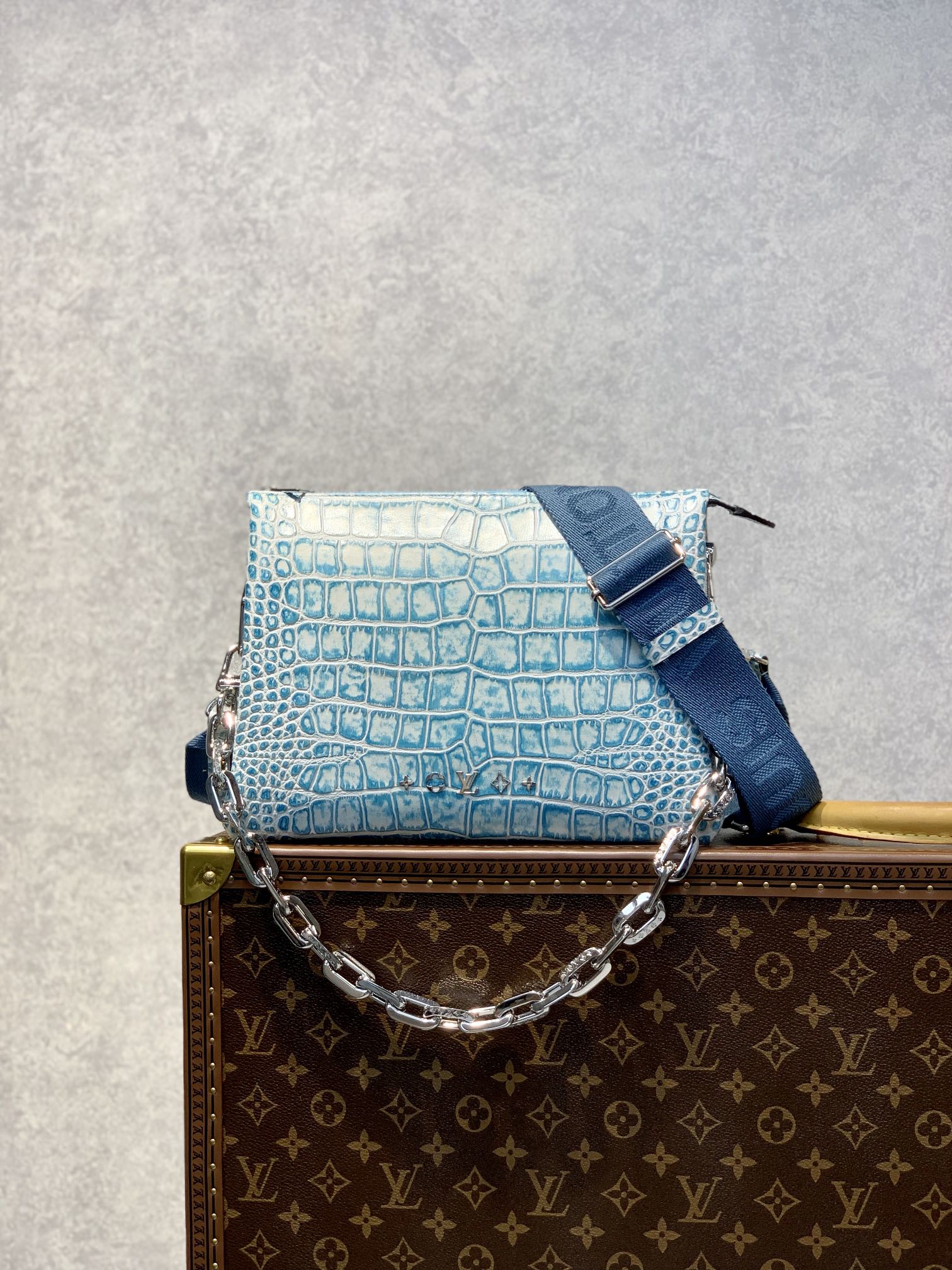 l0*is V*t0n coussin handbags-26*20*12cm