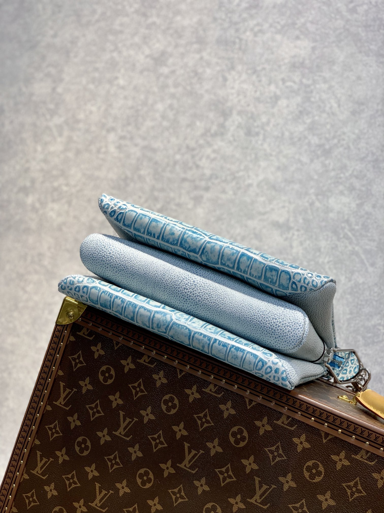 l0*is V*t0n coussin handbags-26*20*12cm