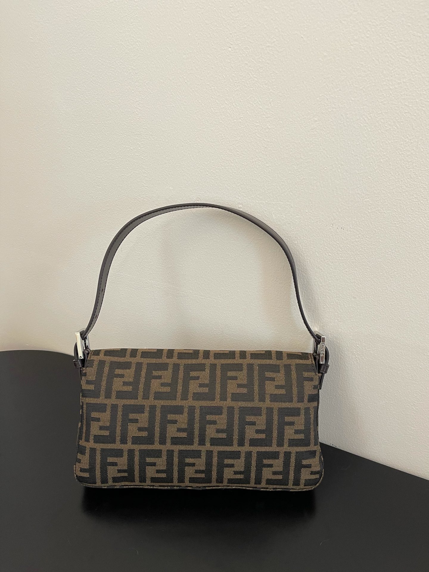 F**di medium baguette bag-26x15x4cm