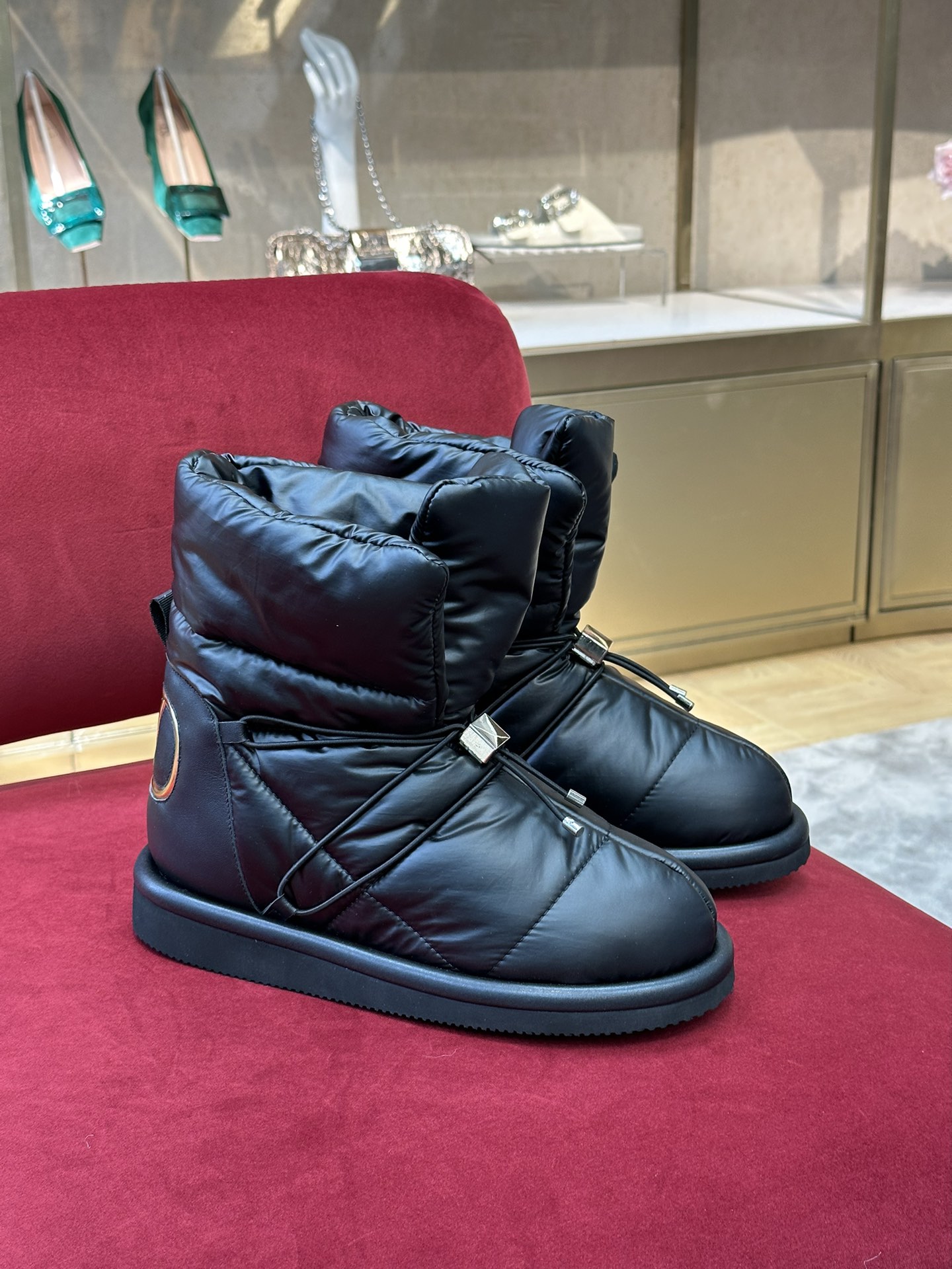 Va1e*ntin0 boots(eu35-42)