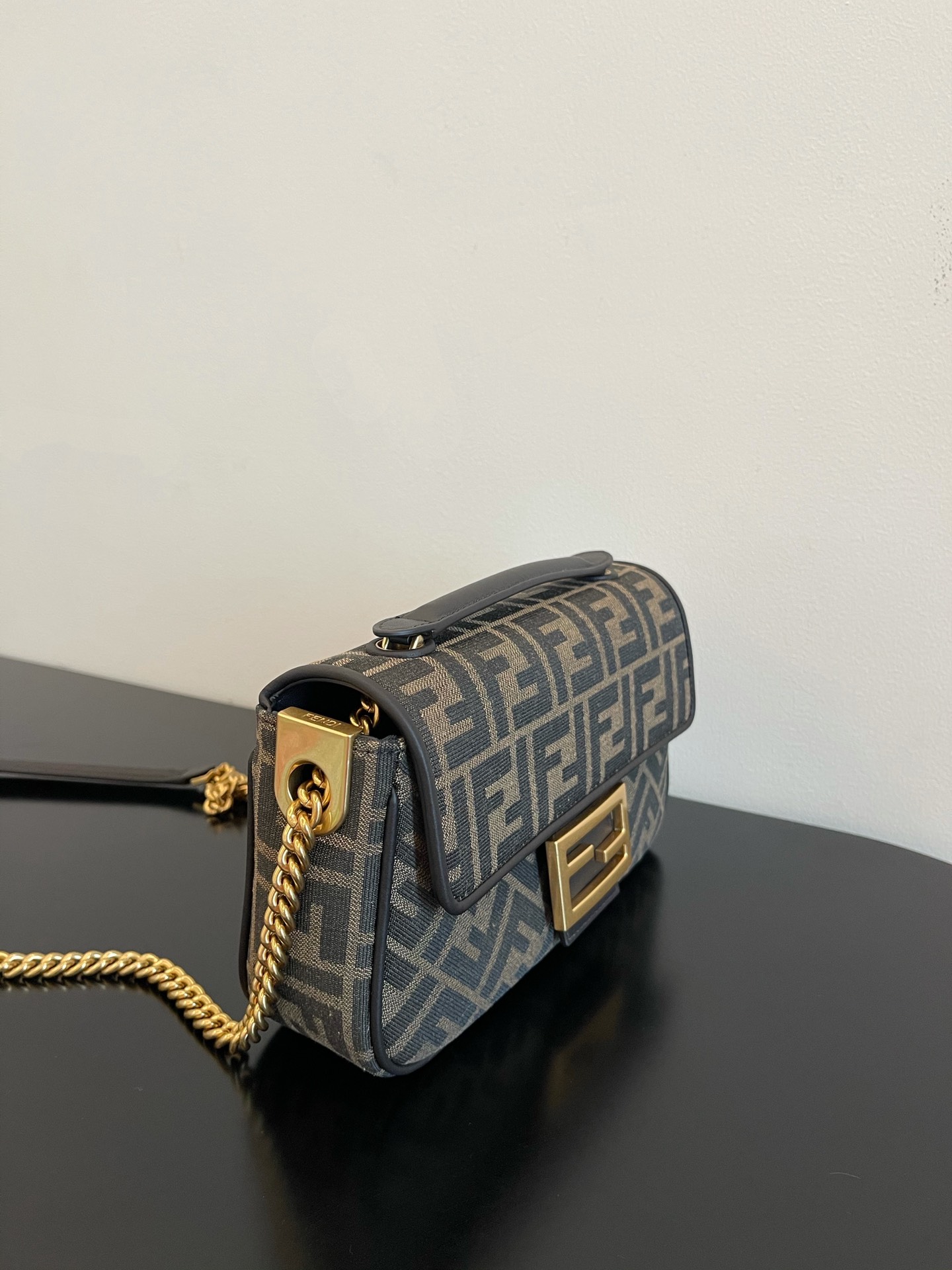 F**di baguette bag-24x14x7cm