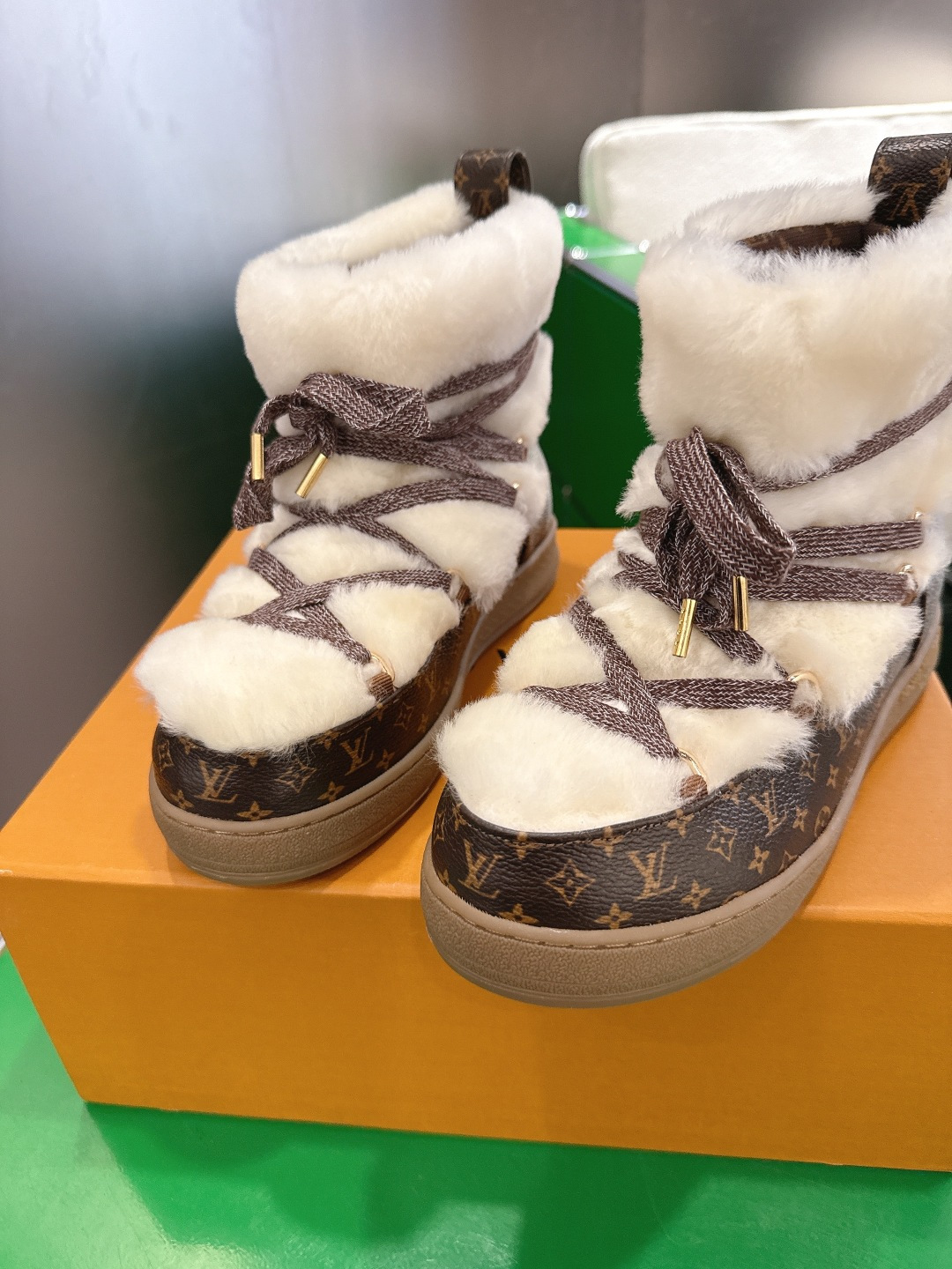 L0vis Vuitt*on LV Cloud Lace-Up Ankle Boot Sneaker