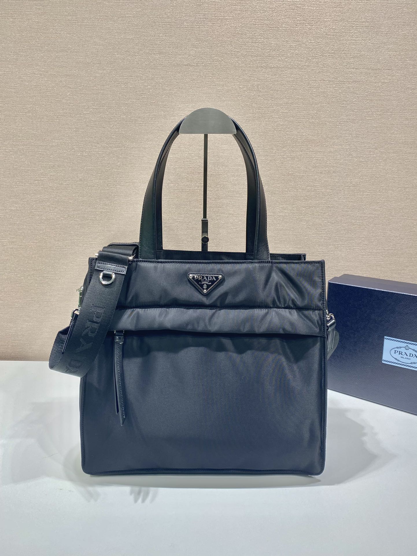 Pra*a 2vg318a re-nylon tote bag-33*30*13cm