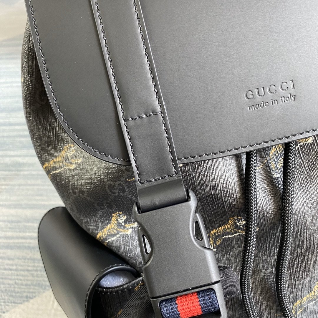 G*u*i backpacks-34*42*16cm