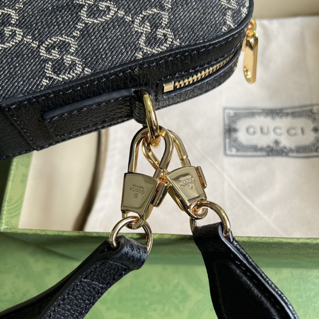 g*u*i vintage gg S*p*e-24.5x 16x 4.5cm