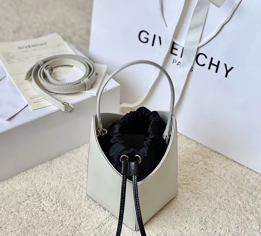 G1uenchy cutout bucket-16*11*11 cm