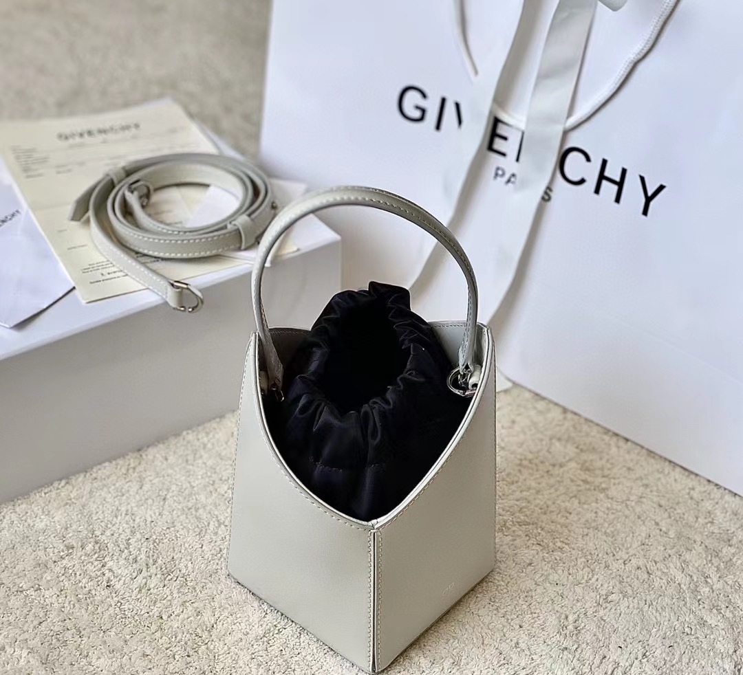 G1uenchy cutout bucket-16*11*11 cm