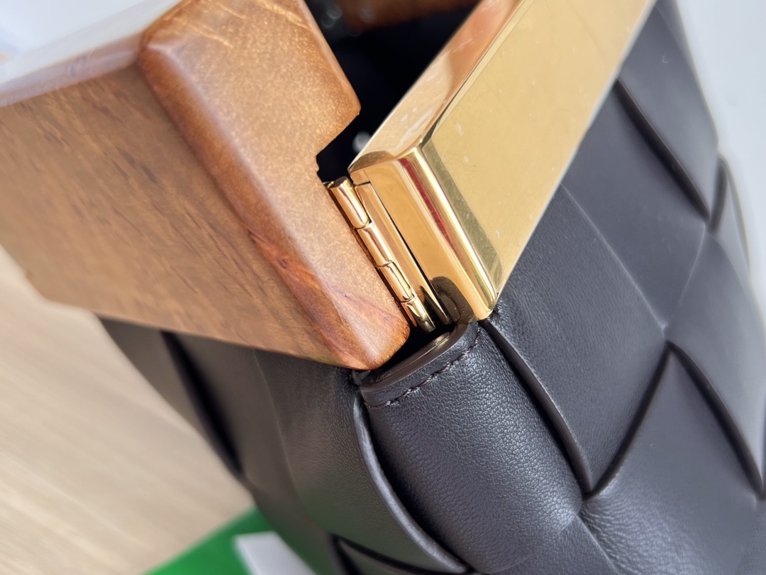B0tte*a nappa pouch-28*26*5cm