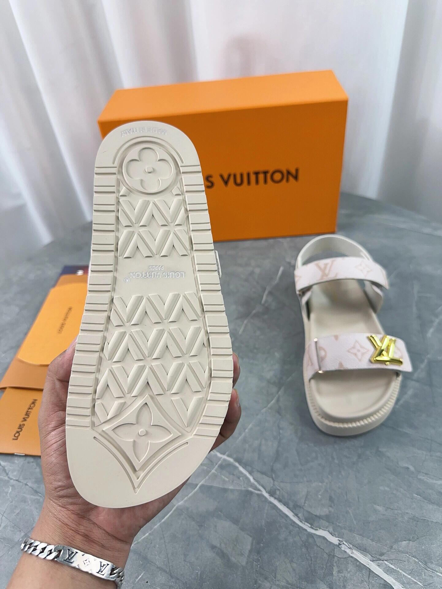 l0*is V*t0n sandals