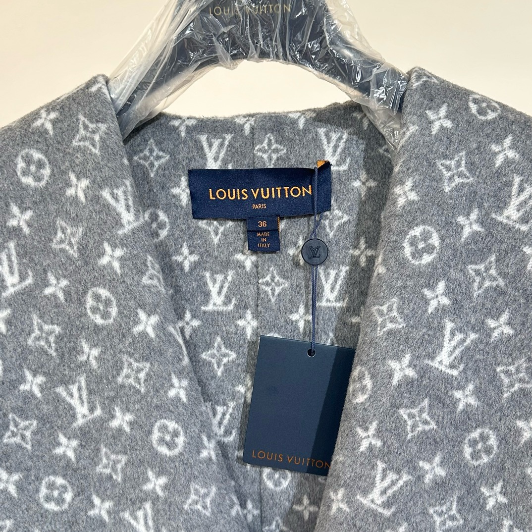 Lou*is Vuitt*on Wool Trench Coat