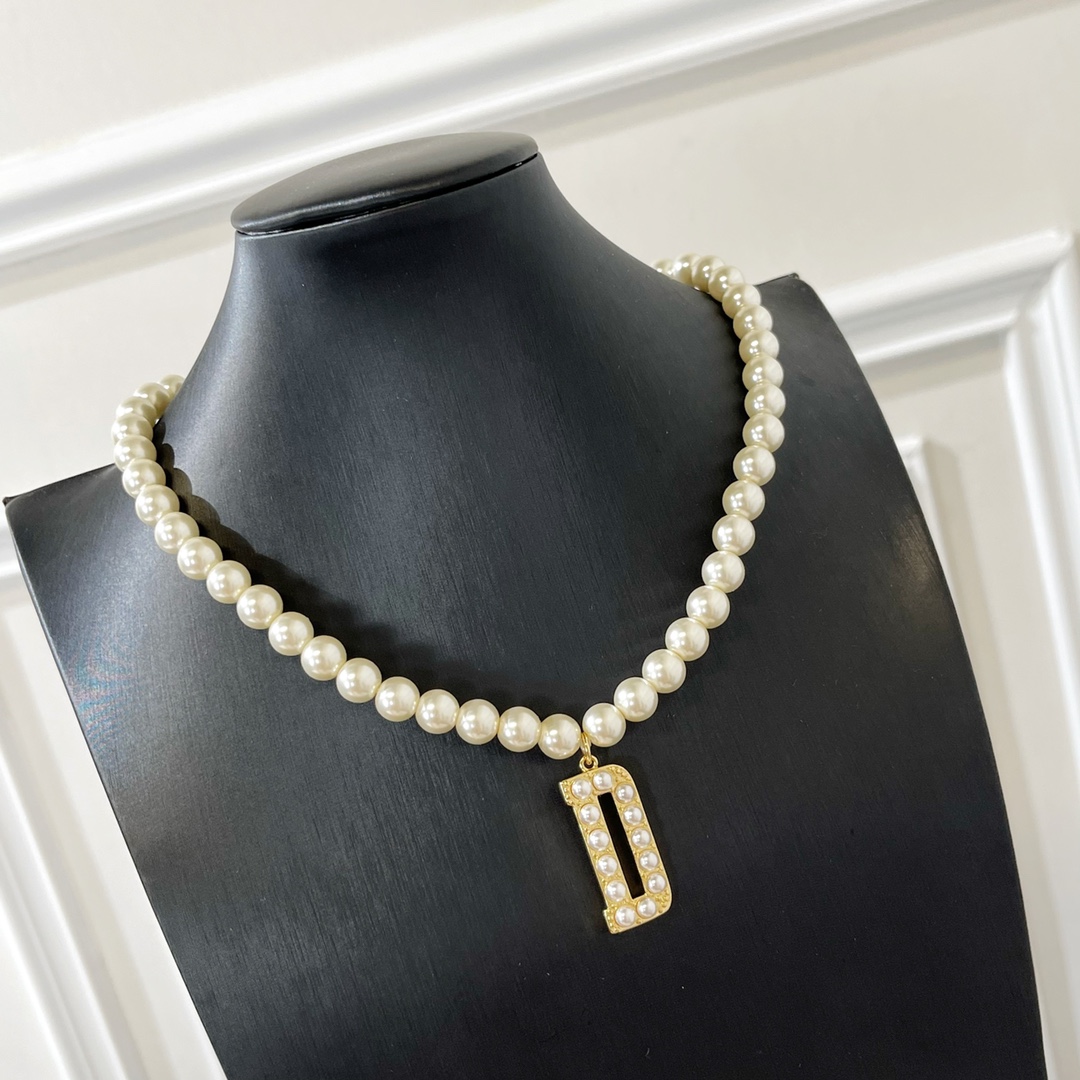 D*or necklace