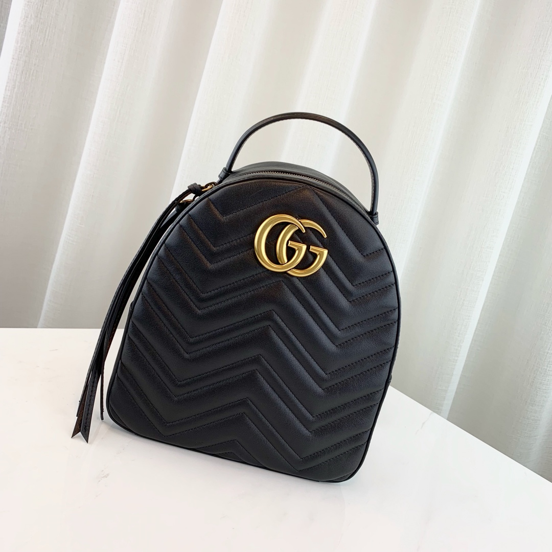 G*u*i backpack-22.5x26x11cm