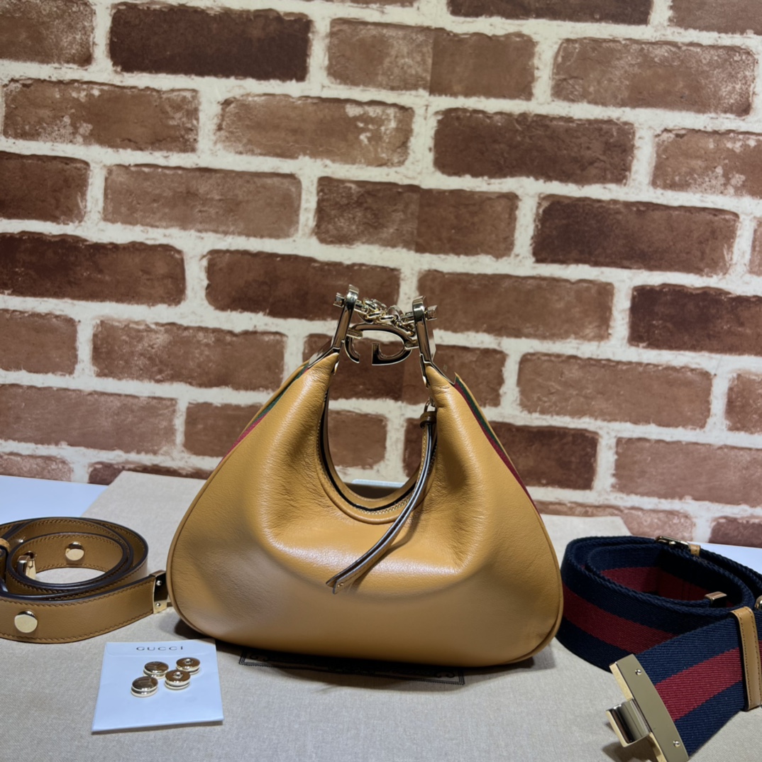 G*u*i attache small shoulder bag-23*22*5cm