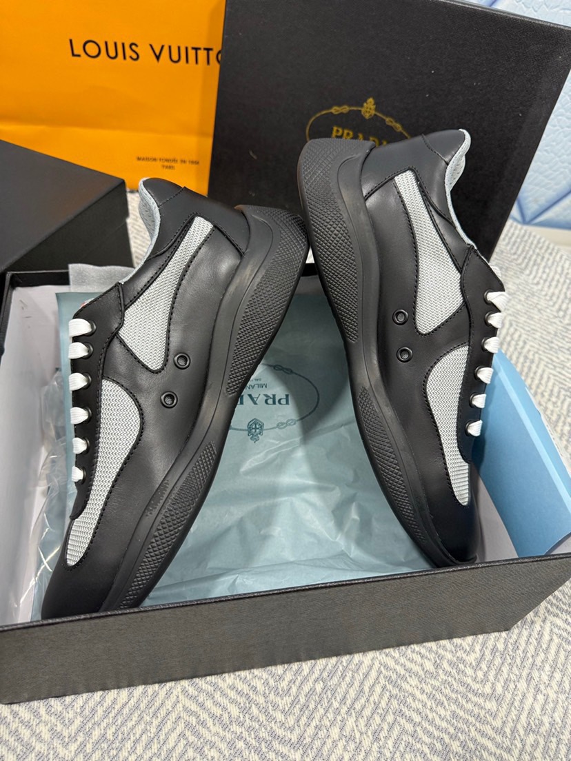 Pra*a Sneakers