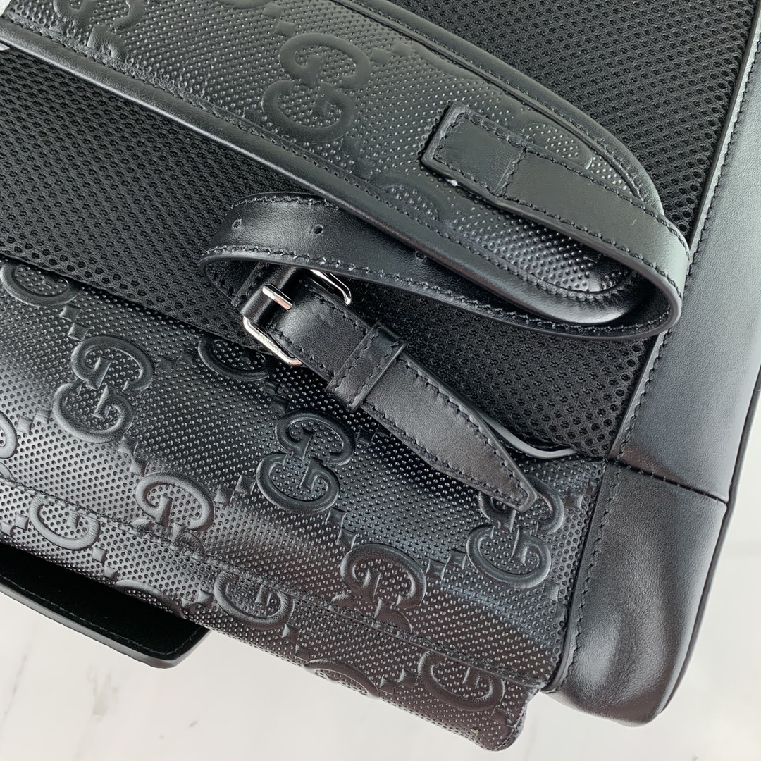 G*u*i gg embossed backpack-34*41*12