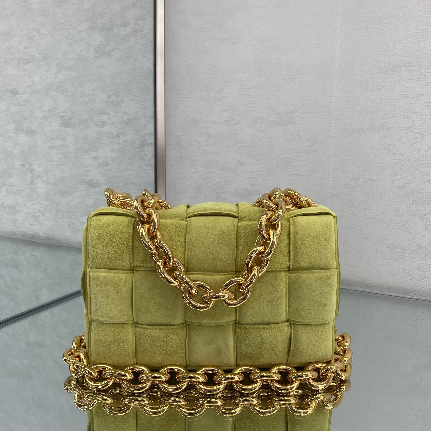 b0tte*a Ven*ta padded cassette bag-26*18*8cm