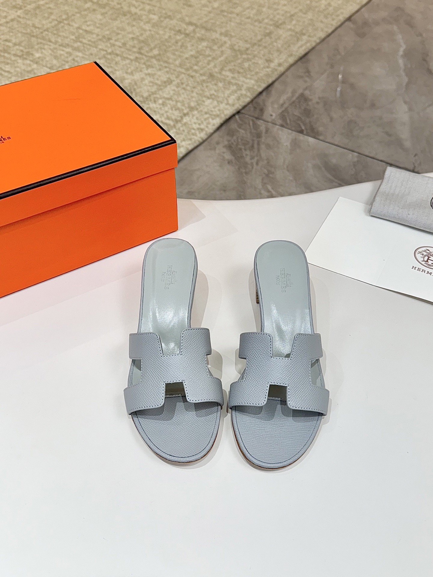 H**me5 H**me5 Classic Slippers