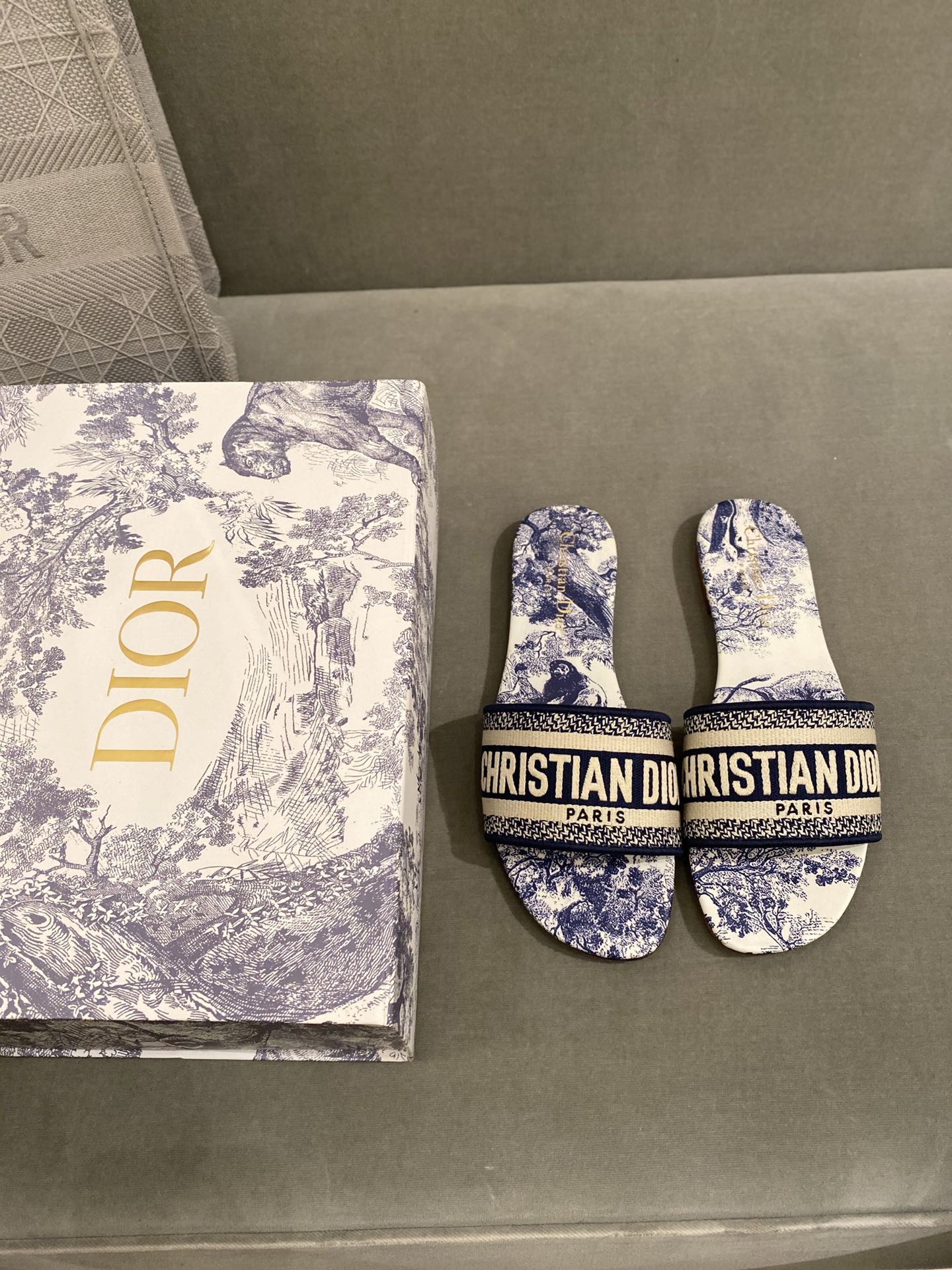 D*or slippers