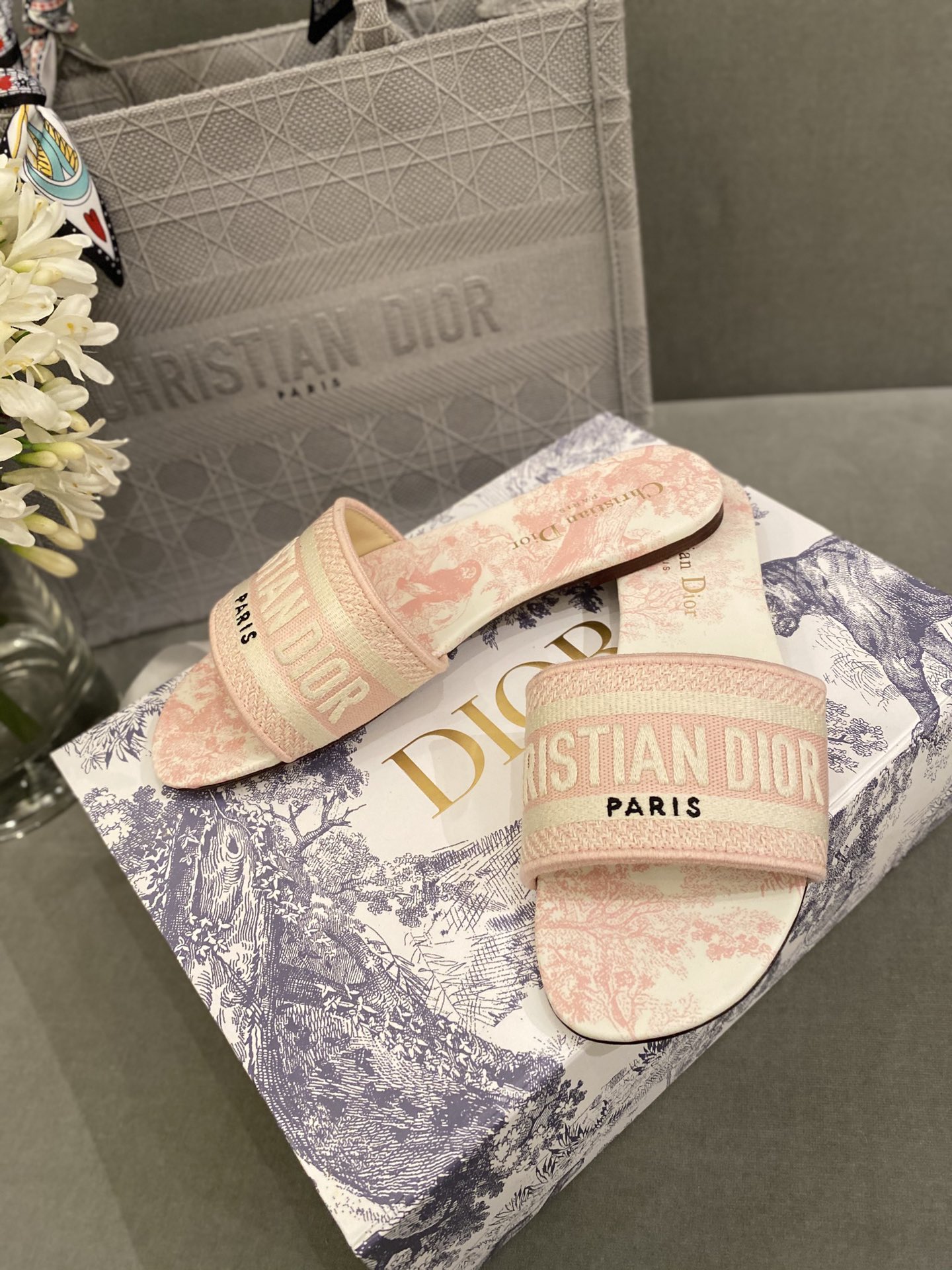 D*or slippers